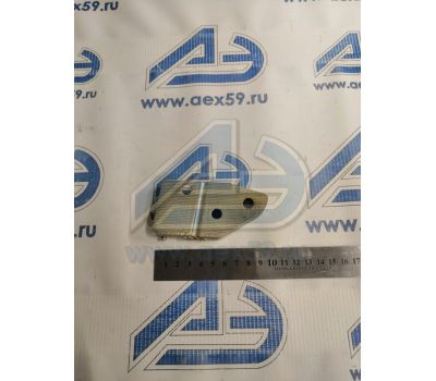 Фиксатор замка двери (правый)  УРАЛ 375-6106110 купить с доставкой по Перми и РФ